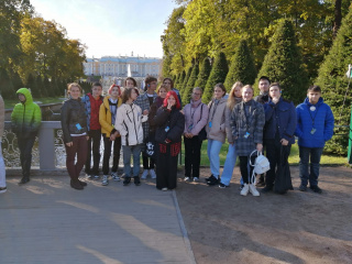Учащиеся школы № 2 стали участниками проекта туристско-экскурсионных поездок для школьников города «Юный путешественник Санкт-Петербурга». 